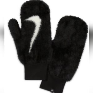 Nike Plush Knit Mittens⬇️